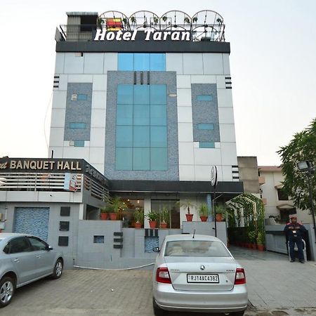 Oyo 23608 Hotel Fun Jaipur Bagian luar foto