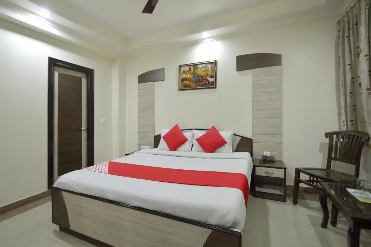 Oyo 23608 Hotel Fun Jaipur Bagian luar foto