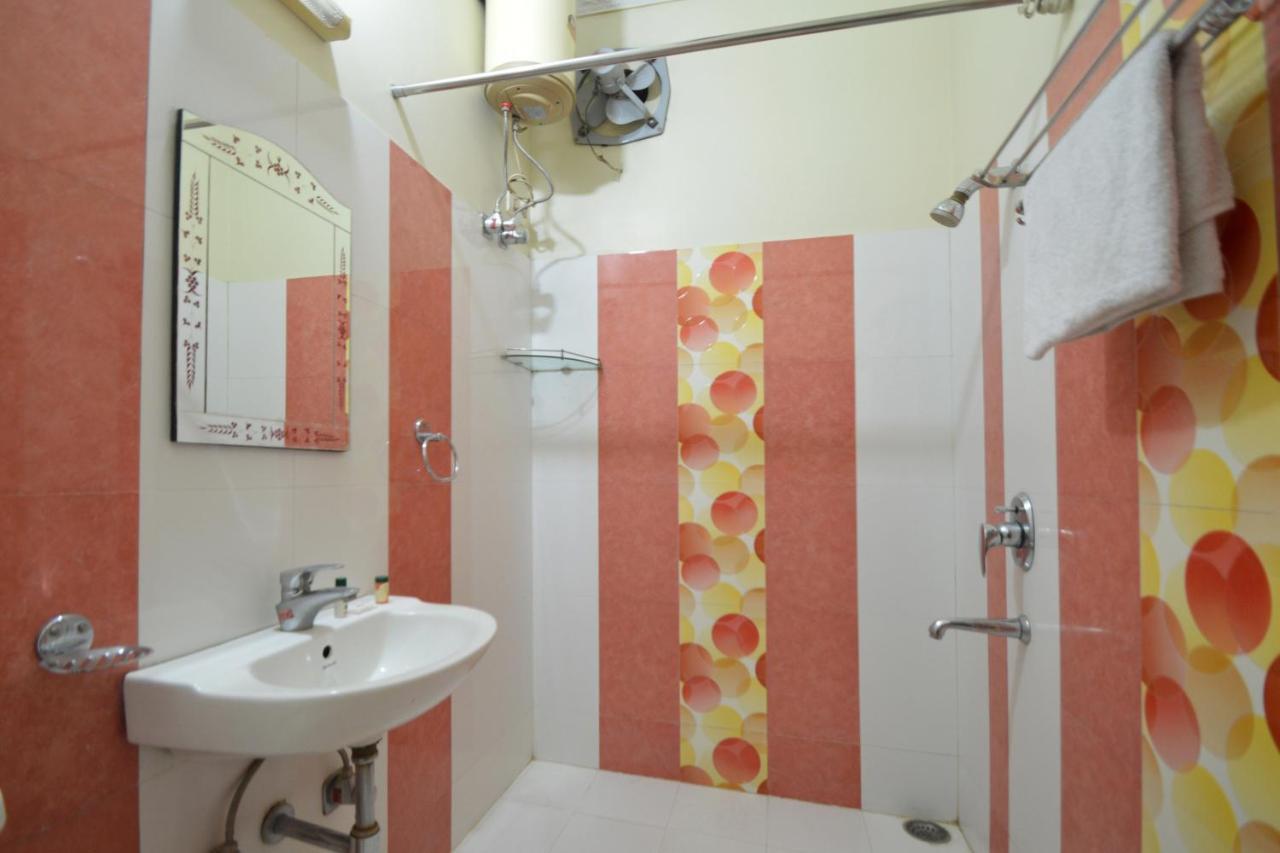 Oyo 23608 Hotel Fun Jaipur Bagian luar foto