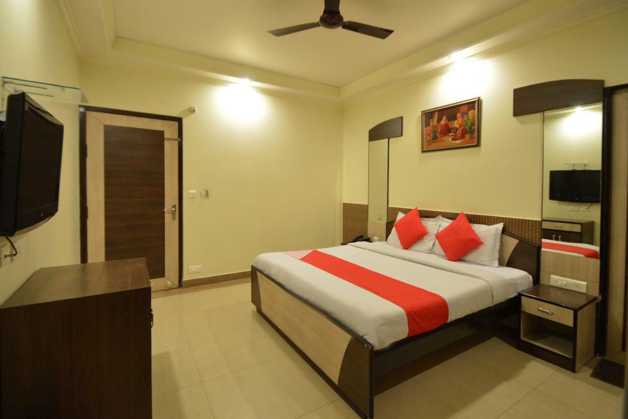 Oyo 23608 Hotel Fun Jaipur Bagian luar foto