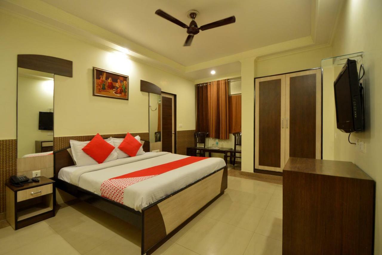 Oyo 23608 Hotel Fun Jaipur Bagian luar foto